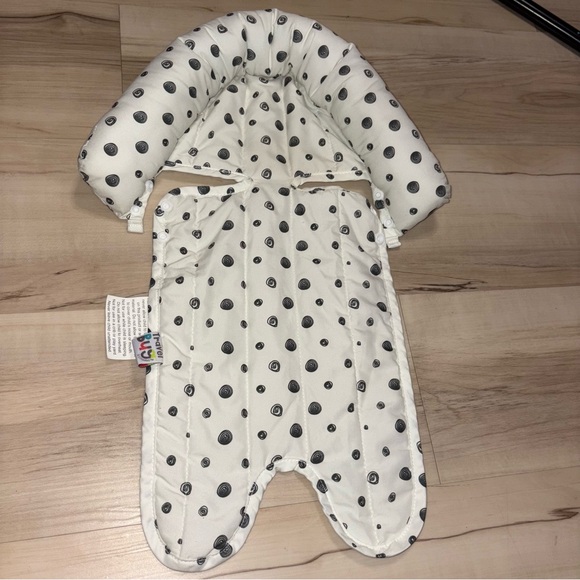 Cozy Infant Head Support Set - Polka Dot and Star Design - Picture 6 of 12